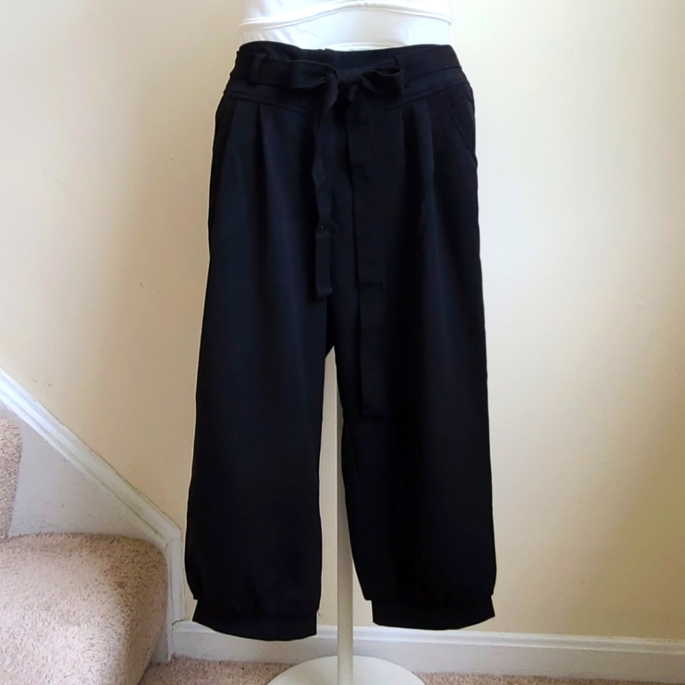 Forever 21 Black Knickers Style Pant